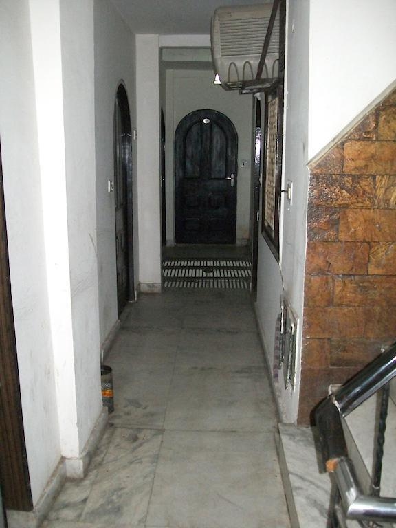 Hotel Milan Continental Delhi  Bagian luar foto